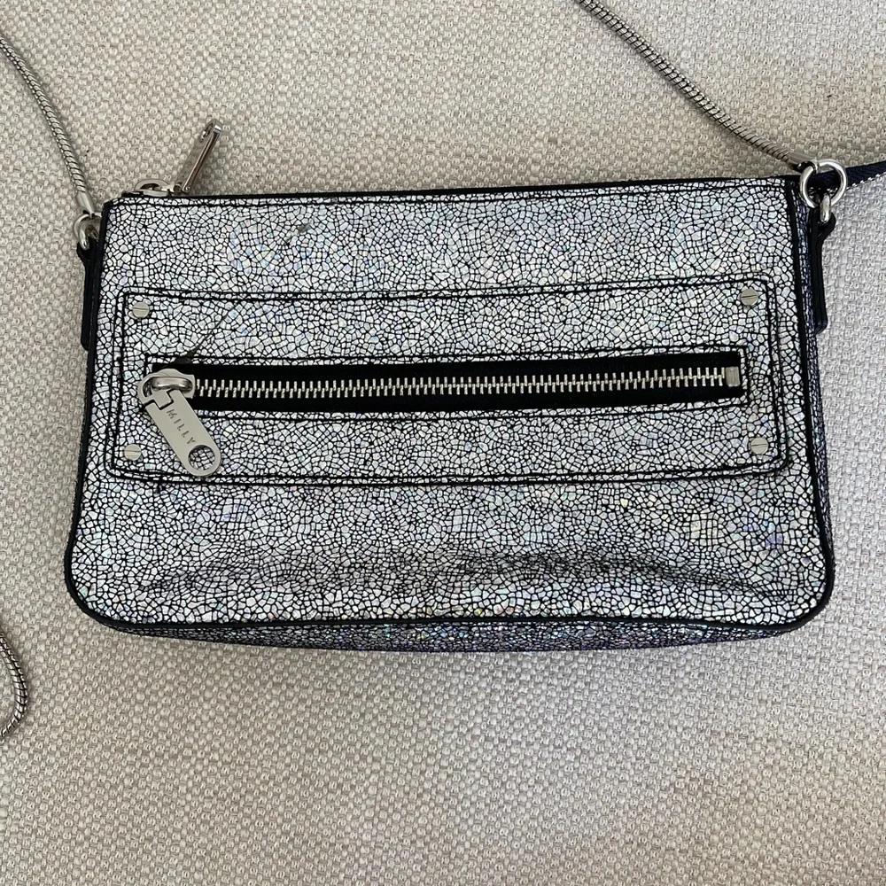 Milly Delano Metallic Crossbody Purse Silver - Picture 3 of 7